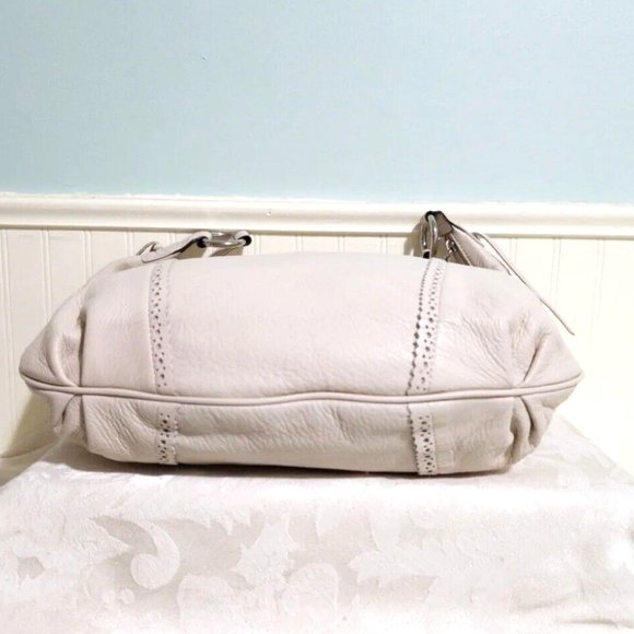 NEW Stone Mountain Cream 100% Leather Small Crescent Shoulder Bag Purse Top Zip - Picture 11 of 14